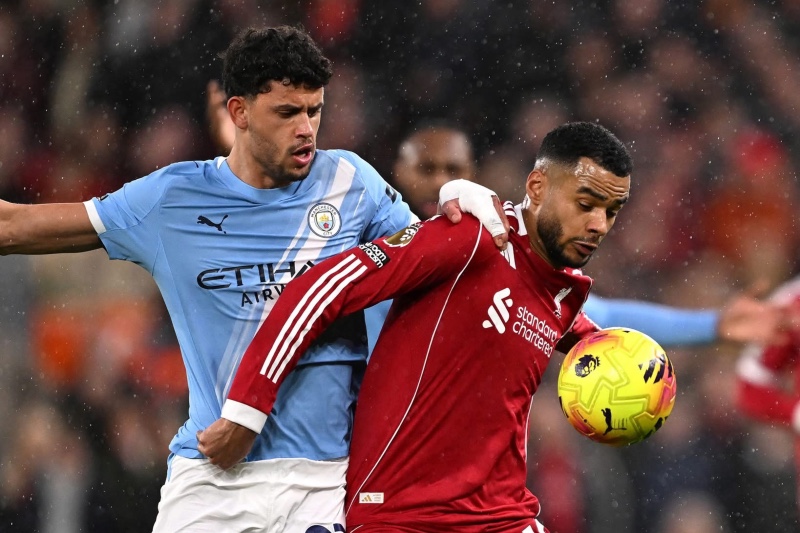 مانشستر سيتي ينتزع فوزًا مثيرًا من ليفربول في "أنفيلد"