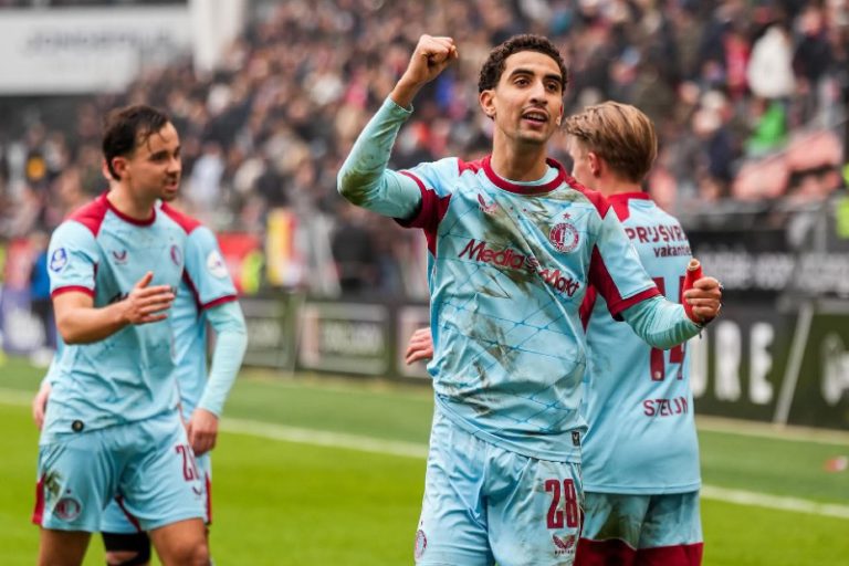 تيرغالين يقود فاينورد لفوز ثمين خارج الديار بالدوري الهولندي