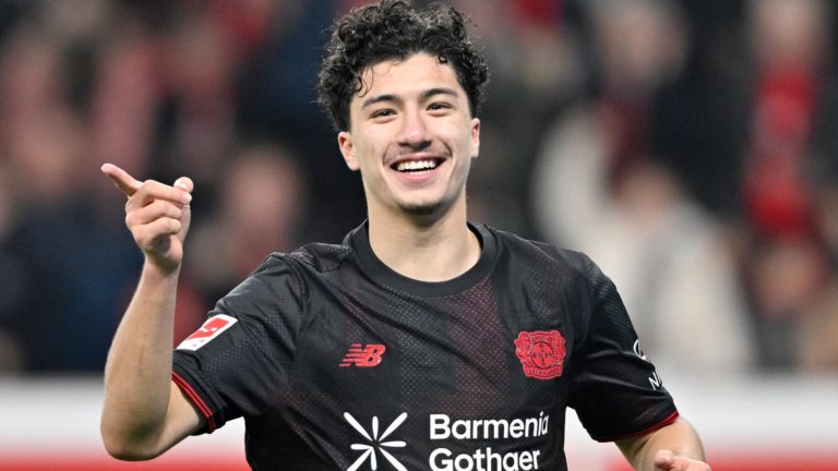 مدرب ليفركوزن يكشف سبب استبدال مازا الجزائري خلال المباراة