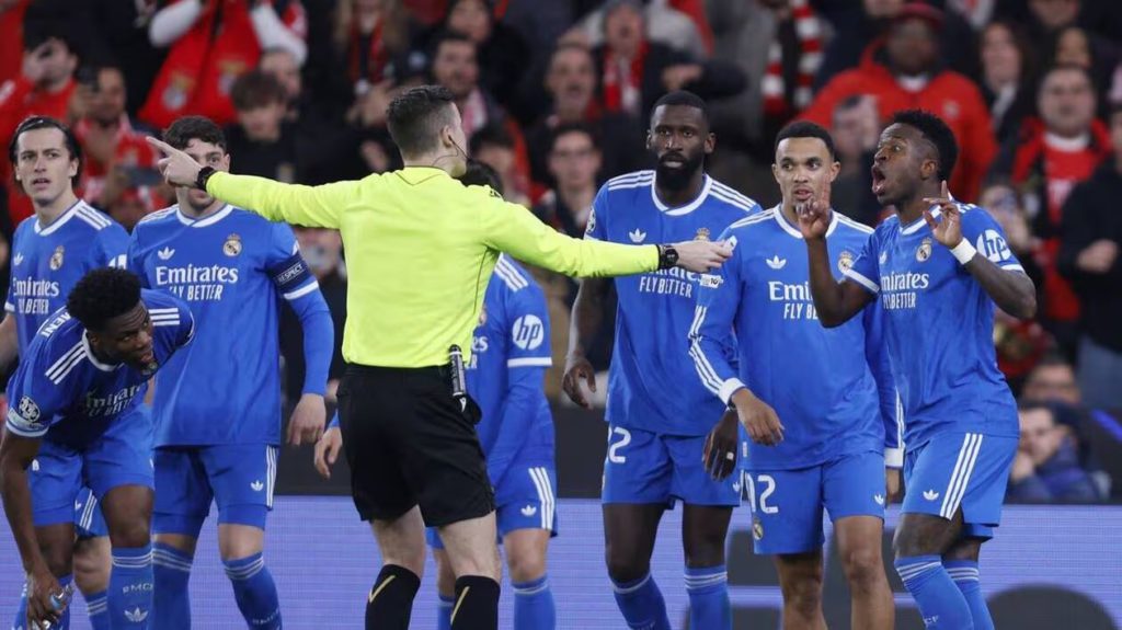 فينيسيوس يقود ريال مدريد أمام بنفيكا بدوري الأبطال