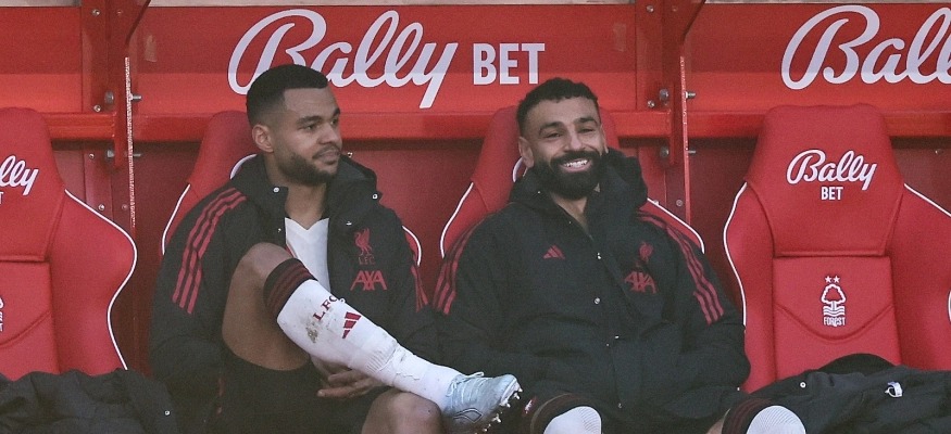 ابتسامة صلاح بعد استبداله تثير الجدل وتفتح باب التكهنات