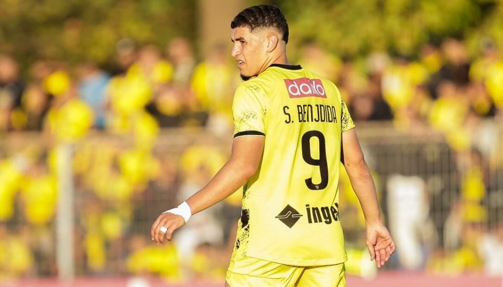 سفيان بنجديدة يتألق بالدوري المغربي ويتربع على الصدارة التهديفية