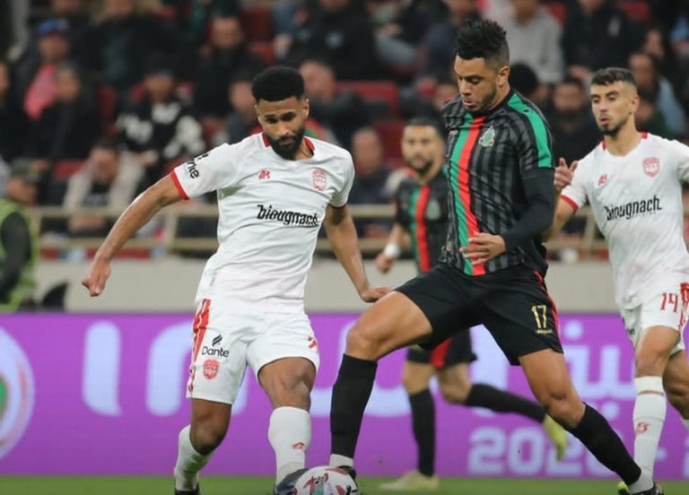 الجيش الملكي يسحق المكناسي بثلاثية نظيفة في الدوري المغربي