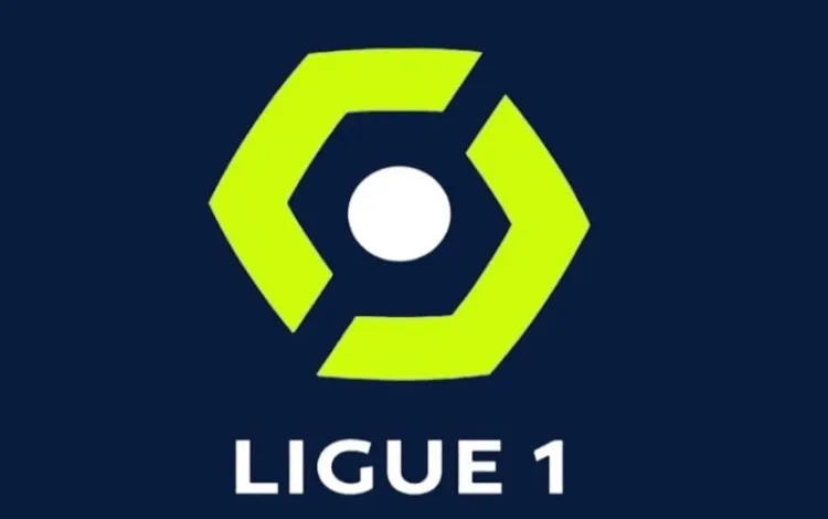 أيوب بوعدي يتوج بجائزة لاعب الشهر في نادي ليل الفرنسي