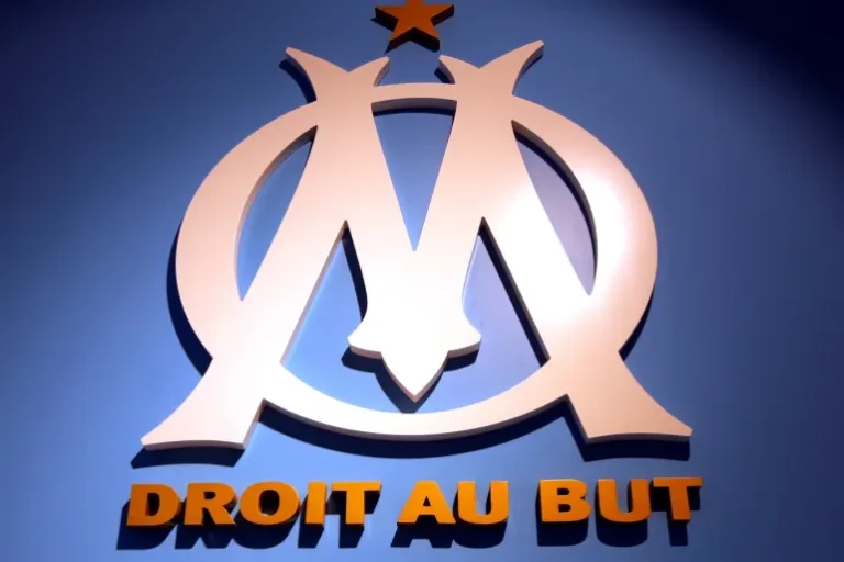 مارسيليا يسحب قمصانه الجديدة بعد أزمة خريطة المغرب المنقوصة