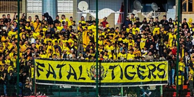 "فاتال تايغرز" تقاطع مباراة المغرب الفاسي بسبب أزمة التذاكر