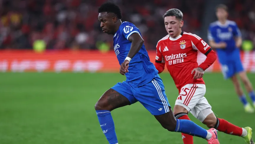 لاعب بنفيكا يكشف تفاصيل صادمة عن إساءته لفينيسيوس