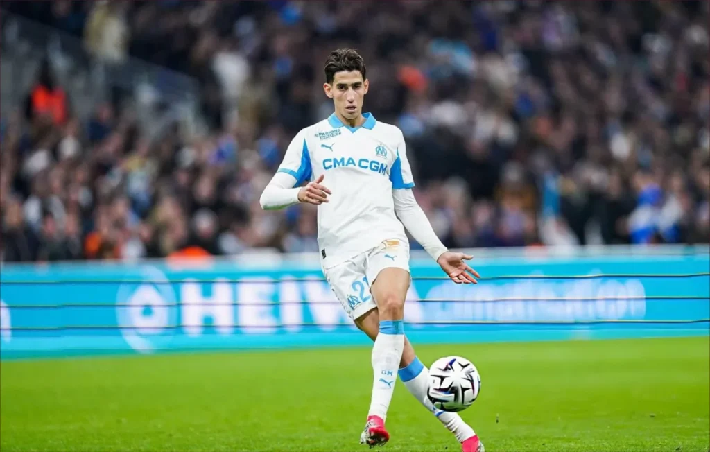 انتقادات لاذعة لنايف أكرد بعد أداء مخيب مع أولمبيك مارسيليا