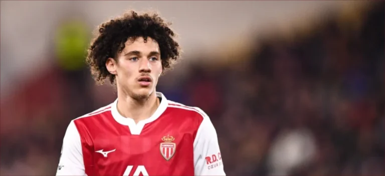 "فيفا" يمنع أكليوش من اللعب للجزائر ويحسم الجدل