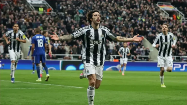 نيوكاسل يحجز مقعده في دور الـ16 بدوري أبطال أوروبا