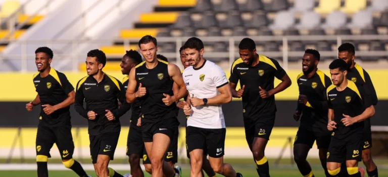 وفاة تجبر محترف الاتحاد على الغياب عن كلاسيكو الهلال