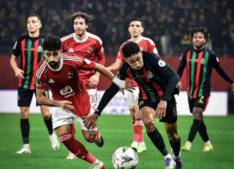 الجيش الملكي ينتقد مراقب مباراة الأهلي ويضع "الكاف" في حرج