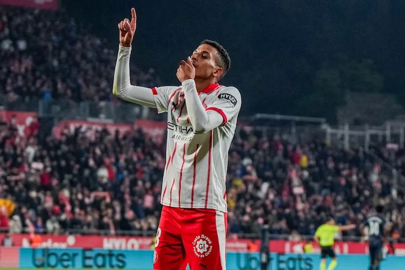 أوناحي يرفض عرض لايبزيغ ويفضل البقاء مع جيرونا