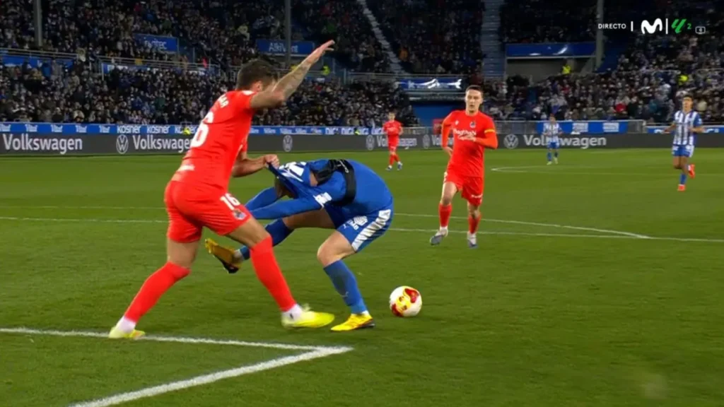 ركلة جزاء غريبة تشعل الجدل في مباراة كأس ملك إسبانيا