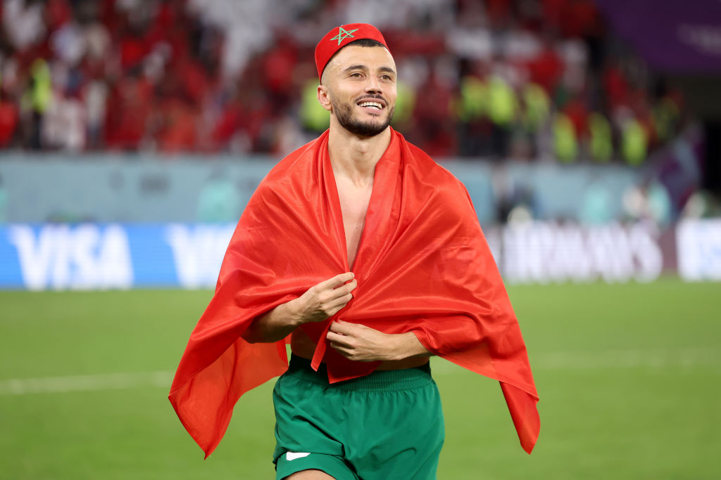 رومان سايس يودع جماهير المغرب برسالة مؤثرة بعد الاعتزال الدولي