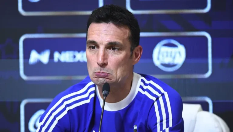 سكالوني يكشف حقيقة مشاركة ميسي في كأس العالم 2026