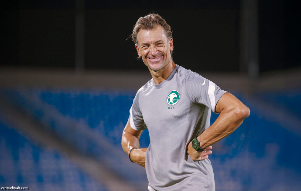 إصابة مدافعه وليد الأحمد تبعده عن منتخب السعودية في كأس العالم