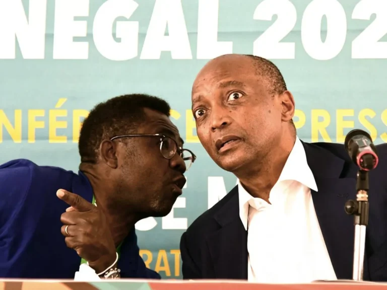 "الكاف" يُقيل أمينه العام فيرون ويعين أدامو مؤقتًا