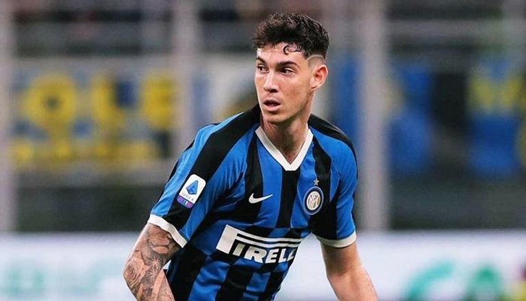 برشلونة يستهدف باستوني لتعزيز الدفاع.. صفقة مرتقبة في الصيف