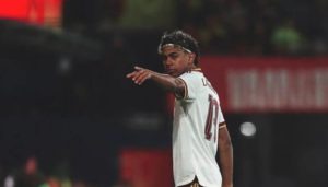 برشلونة يطلب من إسبانيا عدم إشراك لامين يامال أمام مصر