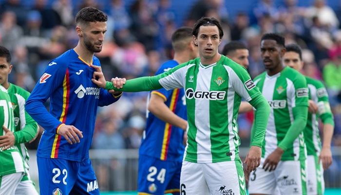 شغب وفوضى في مباراة ريال بيتيس وخيتافي بالدوري الإسباني