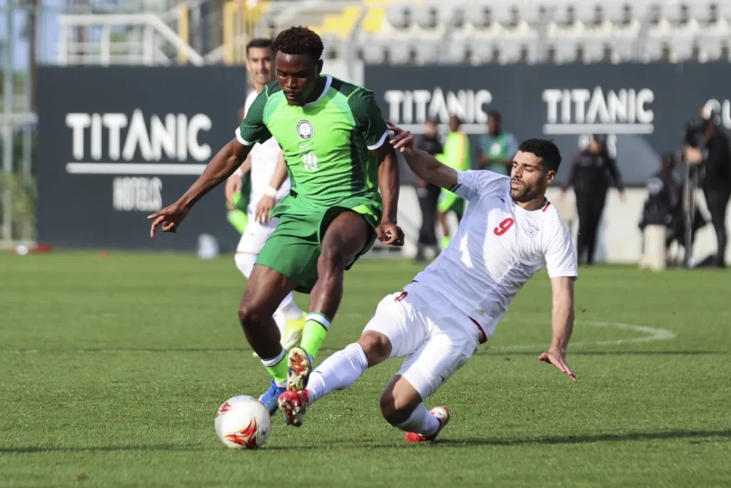 نيجيريا تفوز على إيران وديًا.. والسياسة تطل برأسها مجددًا