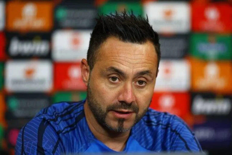 جماهير توتنهام ترفض دي زيربي بسبب دعمه للاعب غرينوود