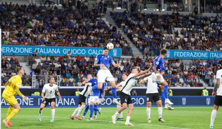 إيطاليا تهزم أيرلندا الشمالية وتتأهل لنهائي الملحق الأوروبي