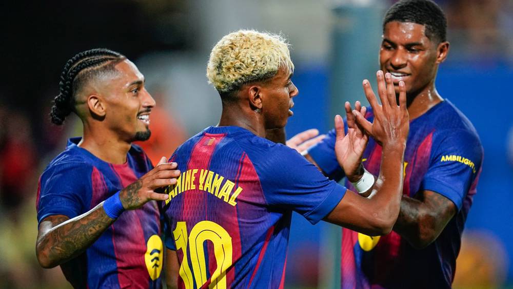 فليك يعلن تشكيلة برشلونة لمواجهة نيوكاسل الحاسمة بدوري الأبطال