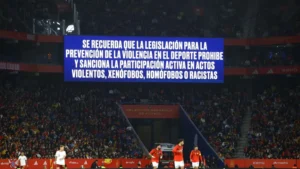 هتافات معادية للإسلام تفسد ودية إسبانيا ومصر في برشلونة