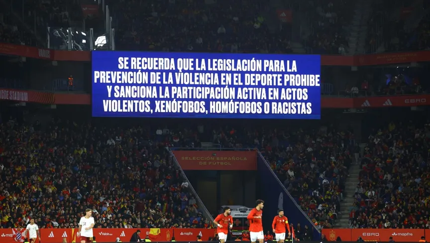 هتافات معادية للإسلام تفسد ودية إسبانيا ومصر في برشلونة