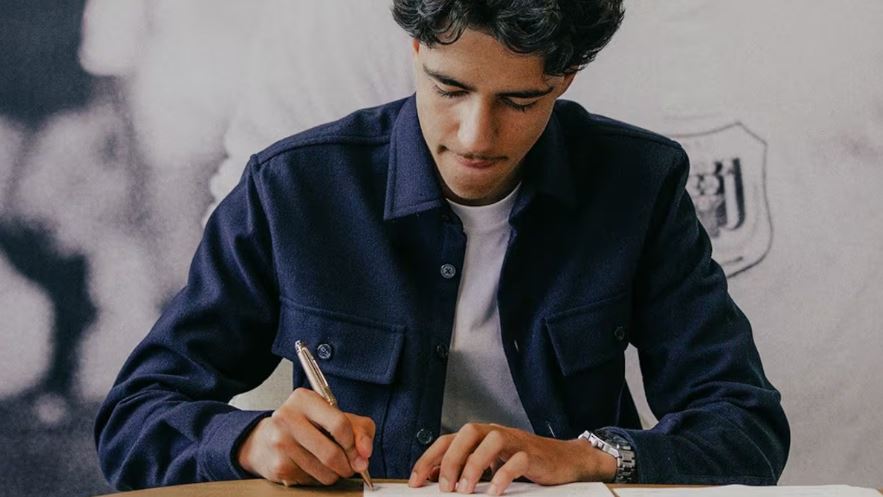 أندرلخت البلجيكي يوقع عقدًا احترافيًا مع الموهبة المغربية لوغماني