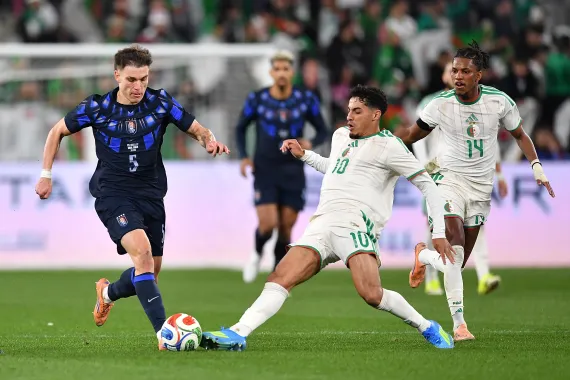 الجزائر وأوروغواي تكتفيان بالتعادل السلبي وديًا في إيطاليا