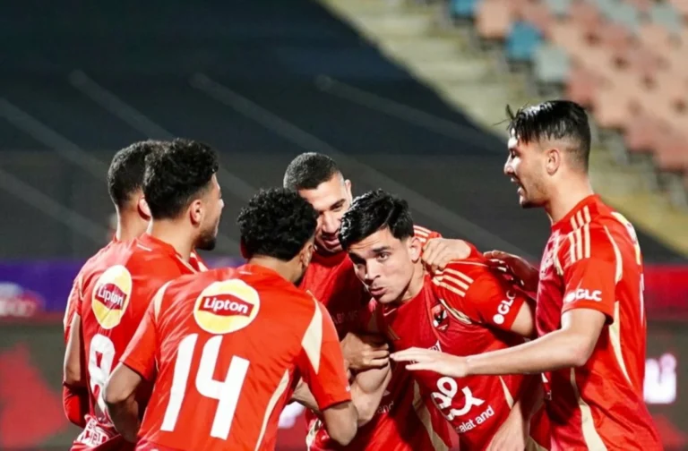 مدرب الأهلي يفاجئ نجمين قبل المرحلة الحاسمة من الدوري المصري