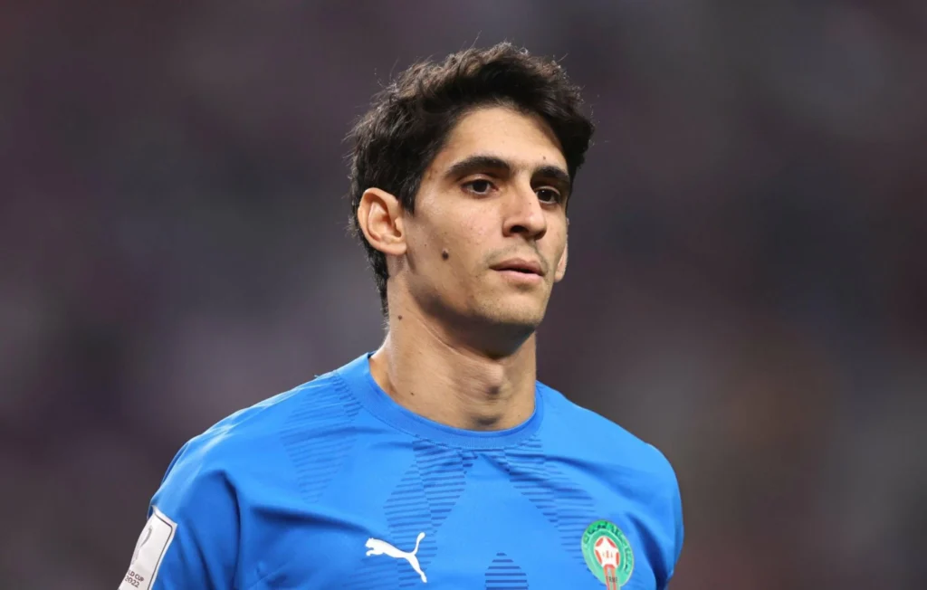 بونو يذرف الدموع متذكرًا مباراته الأولى الحاسمة مع الوداد