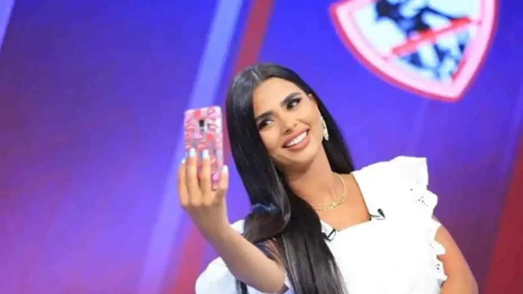 مذيعة الزمالك تثير أزمة جديدة بمصر بعد هجومها على لاعب