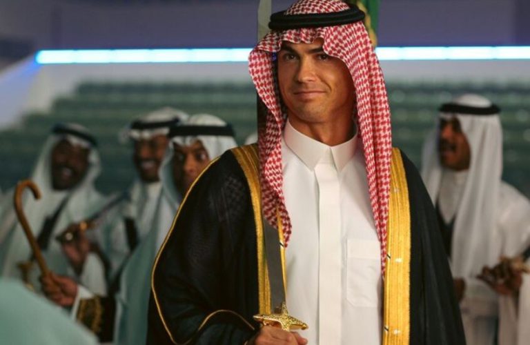 رونالدو يتصدر لاعبي كرة القدم في قائمة أثرياء الرياضة