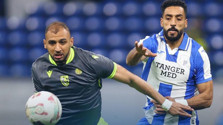 اتحاد طنجة يتعادل مع اتحاد تواركة في مباراة مثيرة بالدوري المغربي