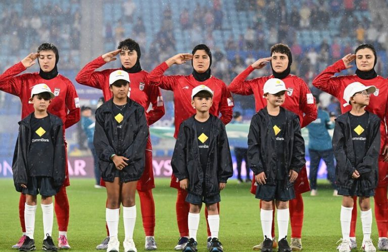 لاعبة إيرانية تتراجع عن اللجوء في أستراليا.. والسلطات تتحرك!