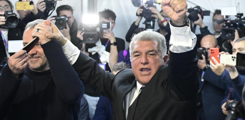 لابورتا يفوز برئاسة برشلونة لولاية جديدة في الانتخابات