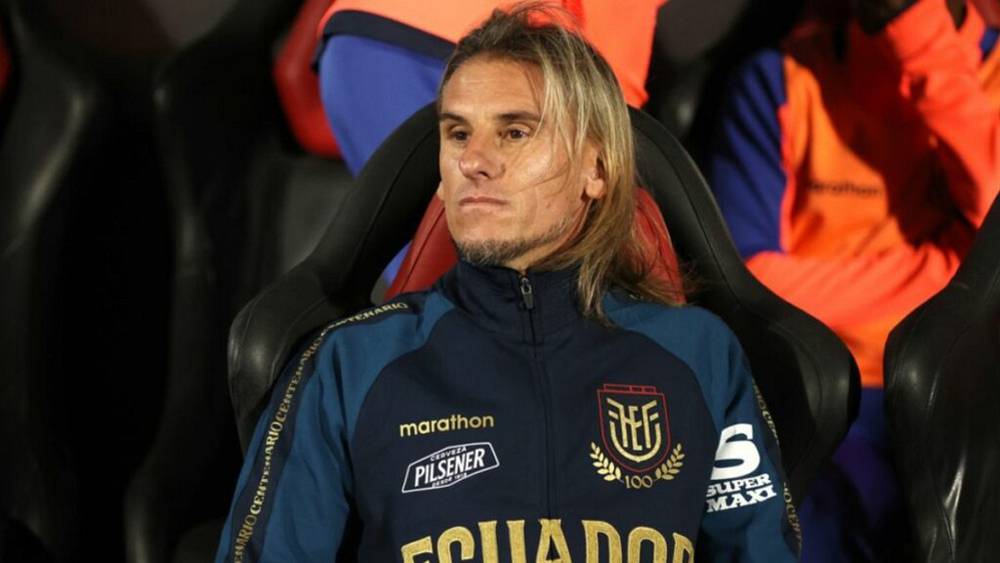 مدرب الإكوادور: فخور بأداء اللاعبين بعد التعادل مع المغرب
