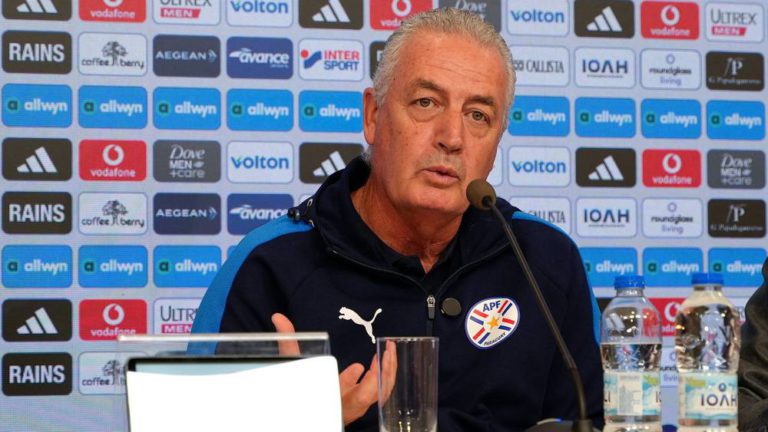 مدرب باراغواي يشيد بالمغرب ويصنفه ضمن كبار كرة القدم العالمية