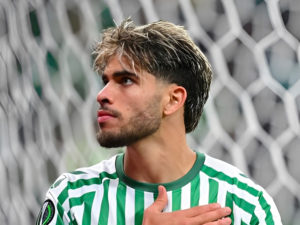 الزلزولي يتوج بجائزة أفضل لاعب في ريال بيتيس عن شهر مارس