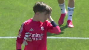 نجل كاسياس ينهار باكيًا بعد خسارة ريال مدريد أمام برشلونة