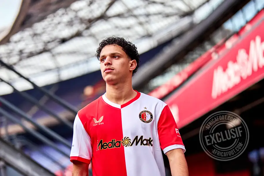 "فيفا" يسمح للاعب فينورد الهولندي بتمثيل المغرب دوليًا