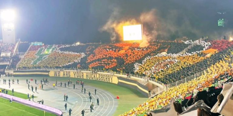 غضب جماهير المغرب الفاسي على اللاعبين والتحكيم بعد التعادل