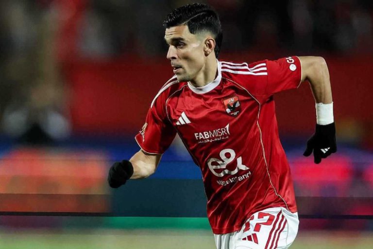 غضب بن شرقي يثير الجدل بعد تبديله في مباراة الأهلي وزد