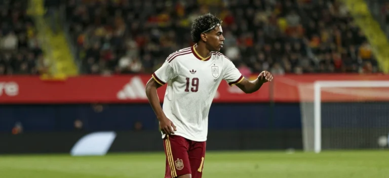 انقسام في منتخب إسبانيا بسبب سلوك نجم برشلونة لامين يامال