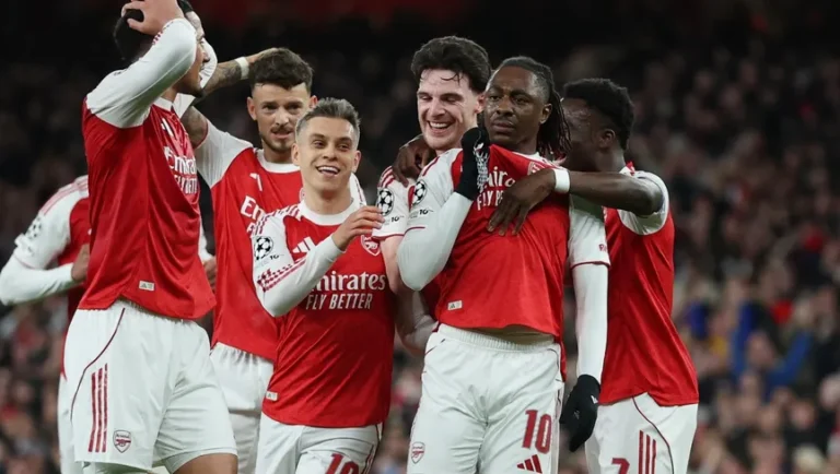 أرسنال يحجز مقعده في ربع نهائي دوري أبطال أوروبا بثنائية