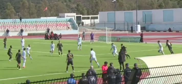 ملاعب جزائرية تفتقر للإضاءة والبث المتواضع يثيران الانتقادات